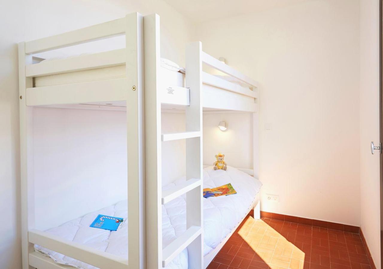 Nemea Les Carrats - Port 3*
